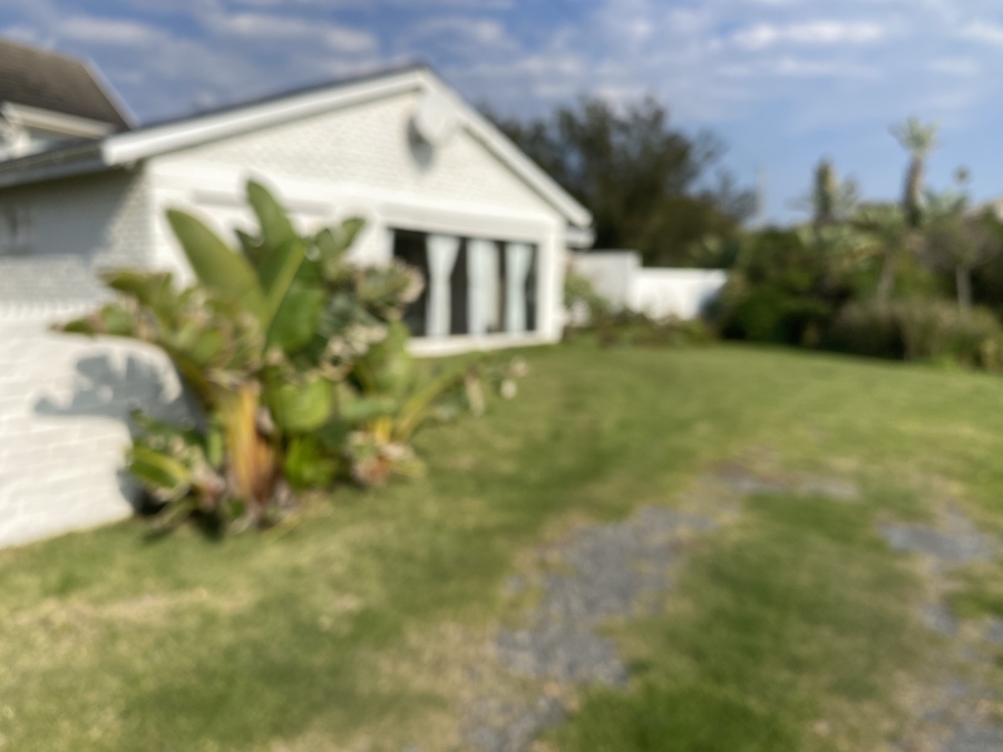 To Let 3 Bedroom Property for Rent in Kidds Beach Eastern Cape
